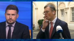 Ministri ukrainas kapet duke konsumuar cigare në intervistë live