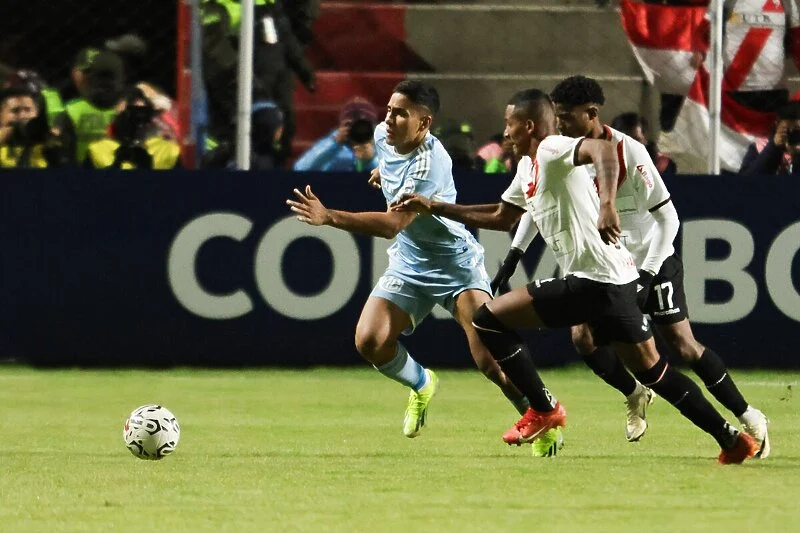 Histori në Libertadores, luhet ndeshja në mbi 4000 metra lartësi mbidetare në Bolivi