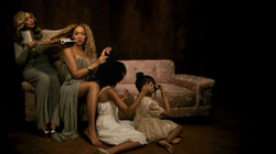 Beyonce me grant prej 500 mijë dollarësh në vit për shkollat e sallonet e bukurisë