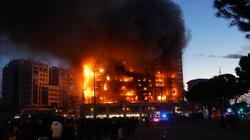 Katër të vdekur nga zjarri që kaploi bllokun e ndërtesës në Spanjë