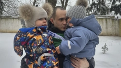 “Para dhe pas luftës” – jeta e ukrainasve ndahet në dysh