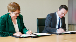 Kurti nënshkruan marrëveshje prej 400 milionë euro me BERZH-in
