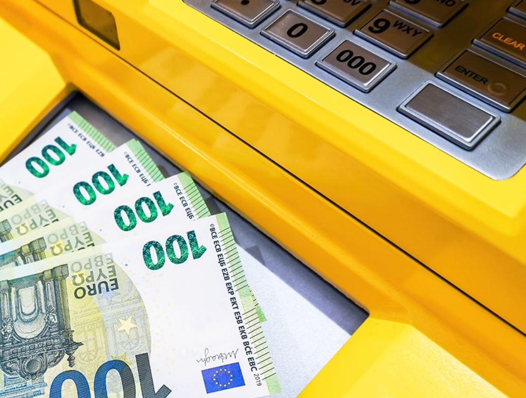 Kosovarët i morën mbi 137 milionë euro kredi gjatë janarit