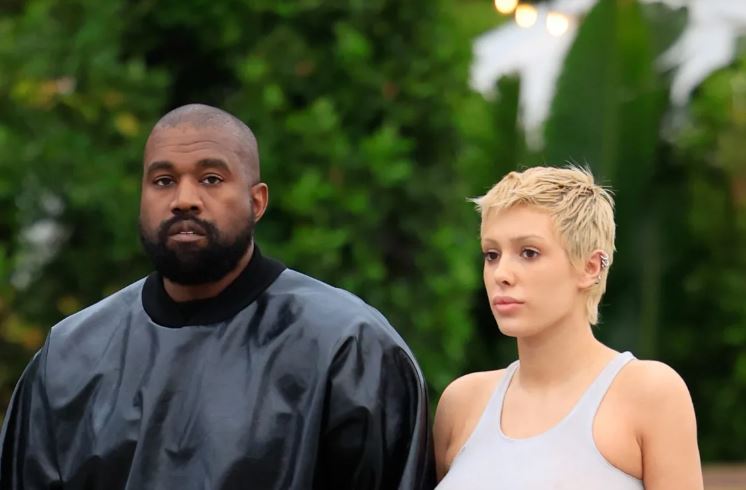 Kanye West shpërndan fotografi gati nudo të gruas, veprimi cilësohet skandaloz