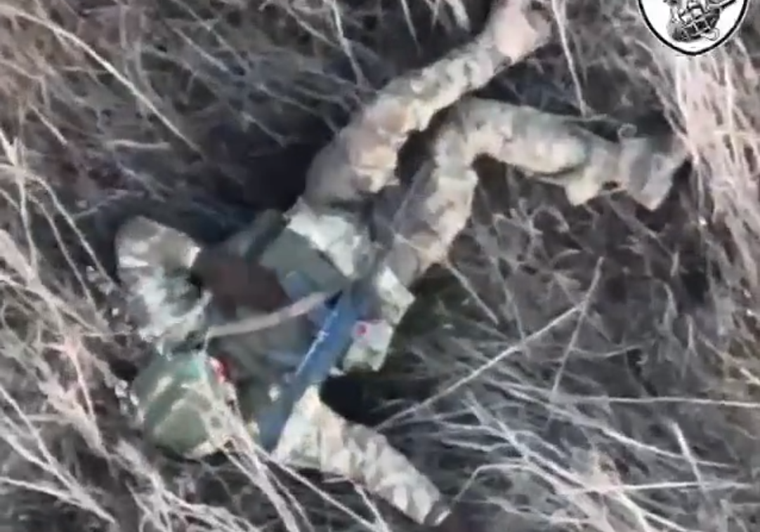 Sulm nga lart, si mbeti rusi i plagosur rëndë nga predha ukrainase