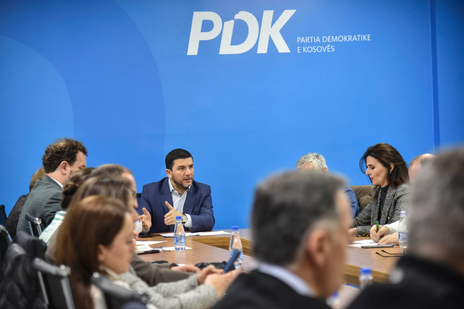 Krasniqi: 2023-a, vit i humbur për Kosovën nga paaftësia e Qeverisë Kurti