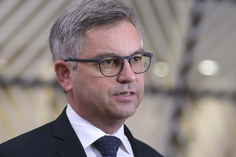 Ministrit austriak i merret patentë shoferi për “tejkalim shpejtësie”