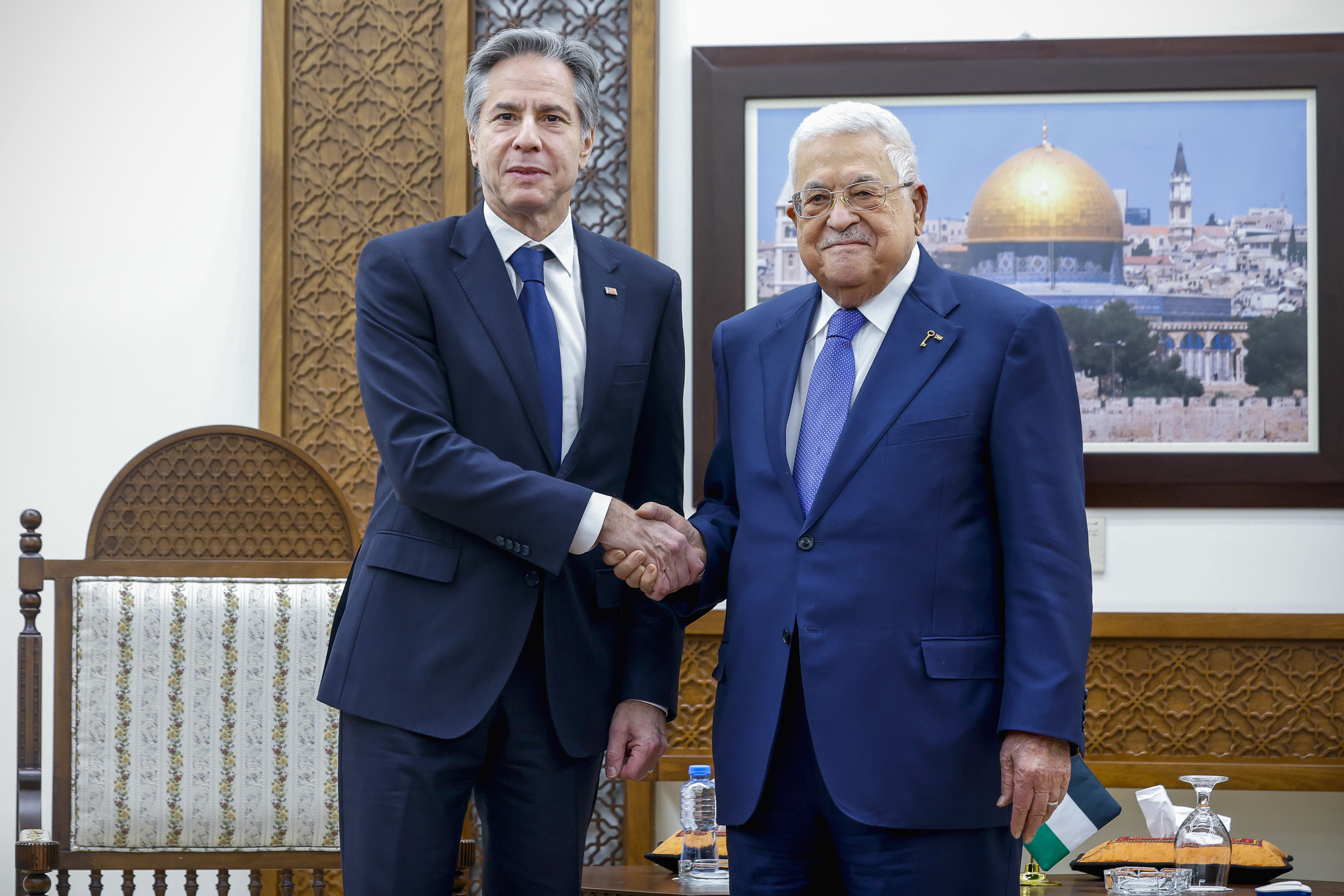 Blinkeni takohet me presidentin palestinez Abbas, bisedon për reforma në qeverisje