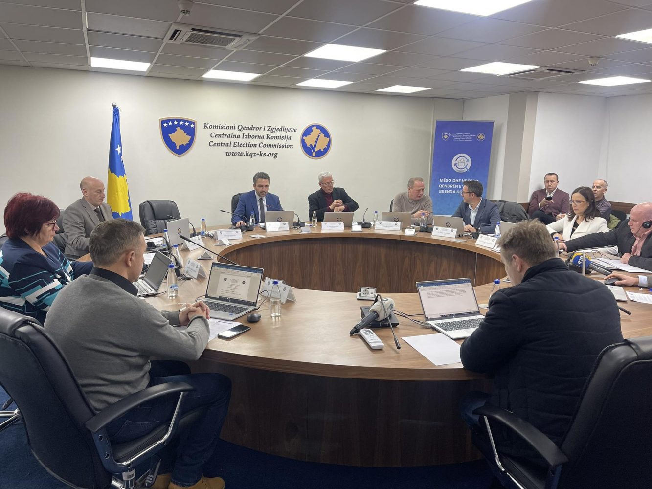 Rritet përkrahja financiare për partitë parlamentare, afër 5 milionë euro për 15 subjekte