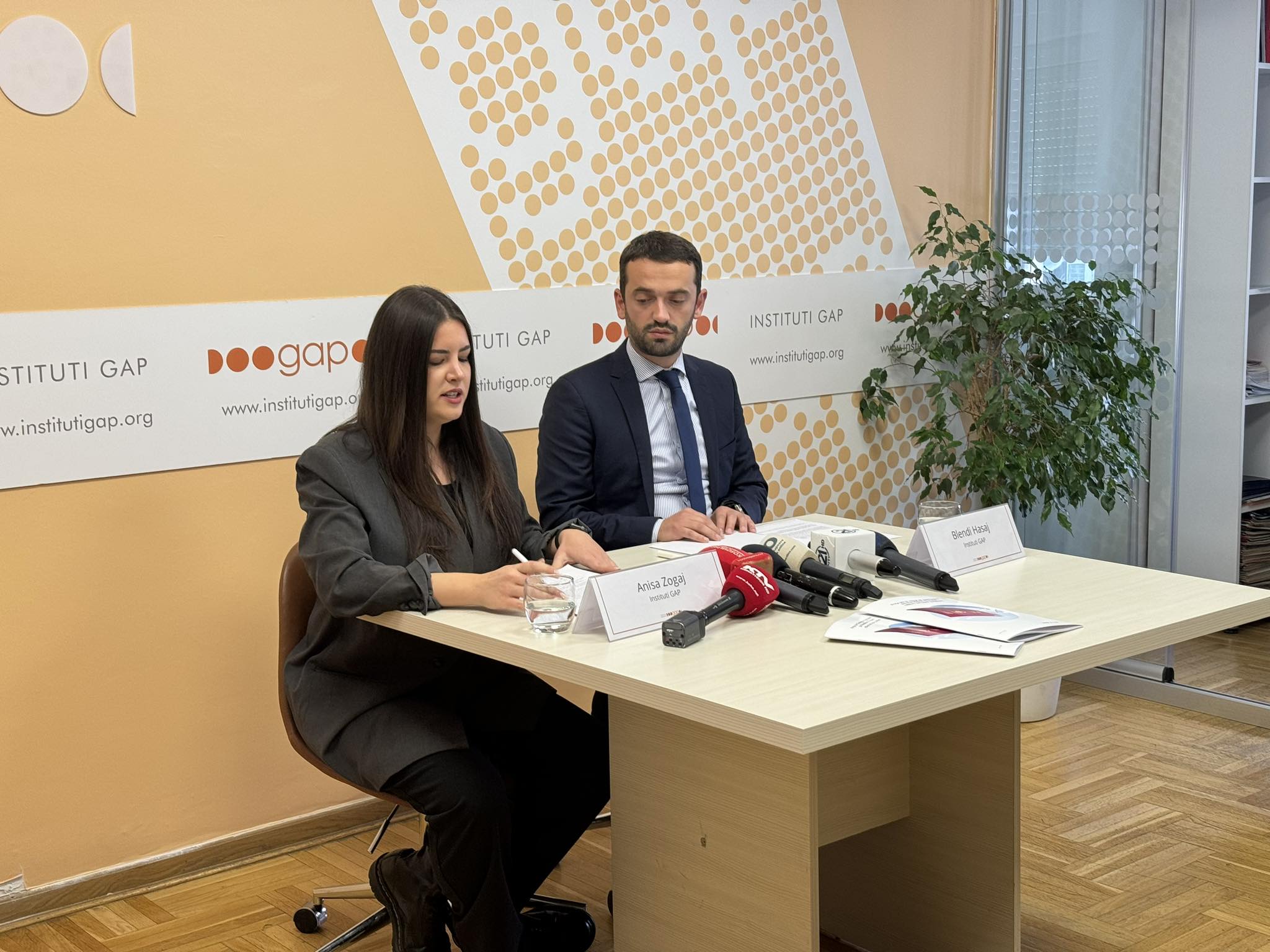 GAP: Gati 30% e qytetarëve pritet të emigrojnë në tre muajt e parë të vitit