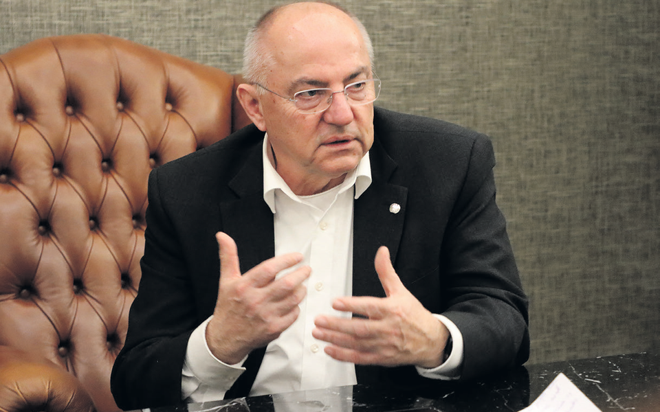 Deputeti gjerman: S’mund të tolerohet sjellja autokratike e Vuçiqit