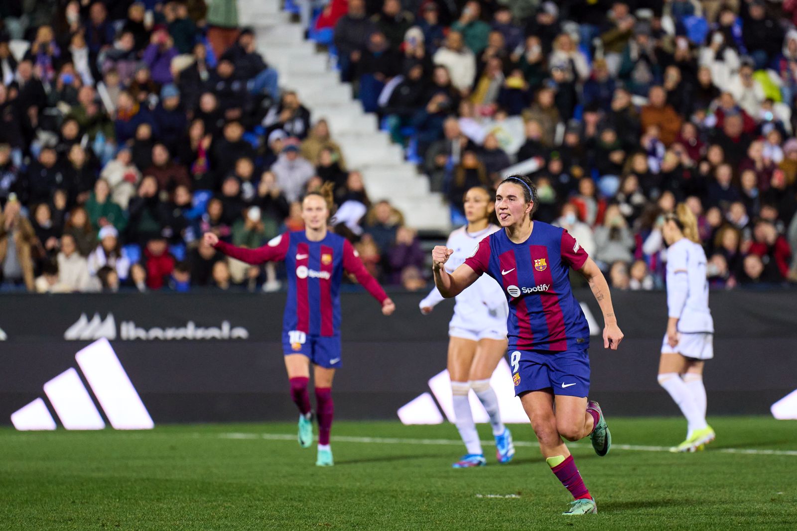 Barcelona shkatërron Realin në gjysmëfinale të Superkupës