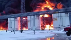 Sulmohet me dron nga Ukraina, përfshihet nga zjarri rafineria ruse të naftës