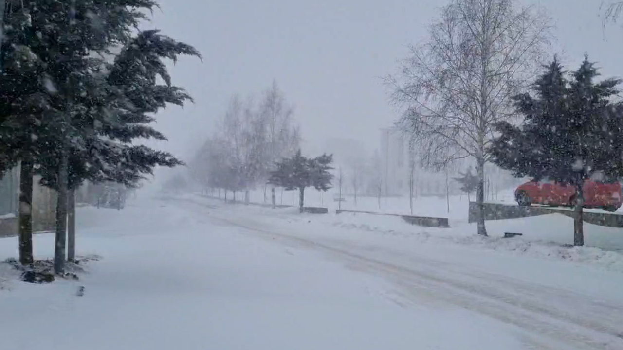 Shqipëria përfshihet nga bora, një zonë shpall gjendje të jashtëzakonshme 
