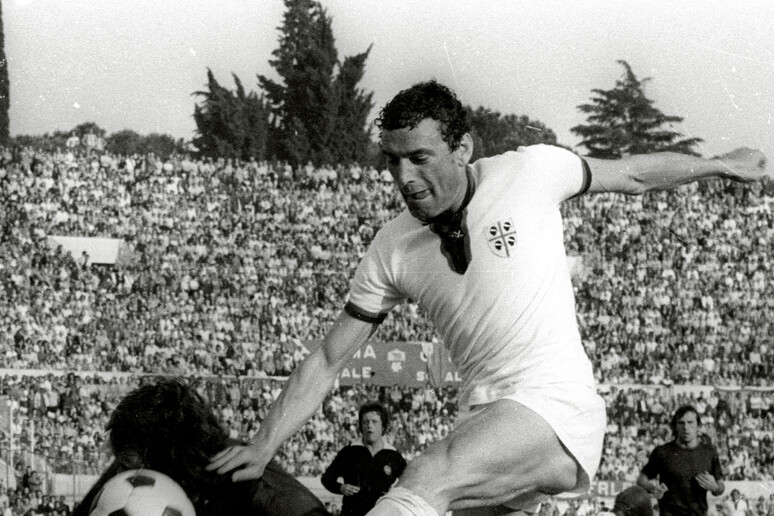 Vdiq legjenda italiane Gigi Riva