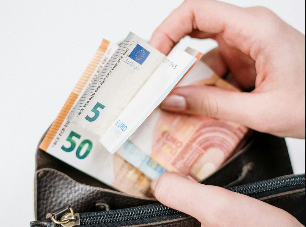 Arrestohet qytetari që tentoi të korruptonte zyrtarin policor me 50 euro