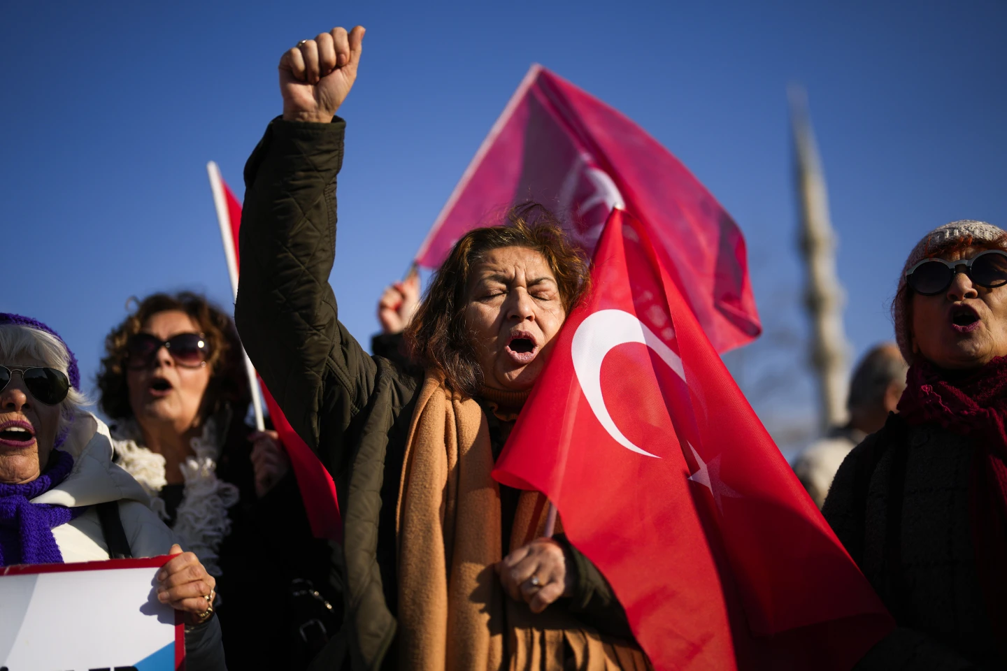 Parlamenti turk nis debatin për miratimin e aplikimit të Suedisë për NATO