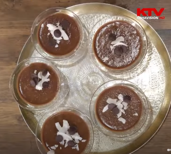 Puding me mollë dhe çokollatë