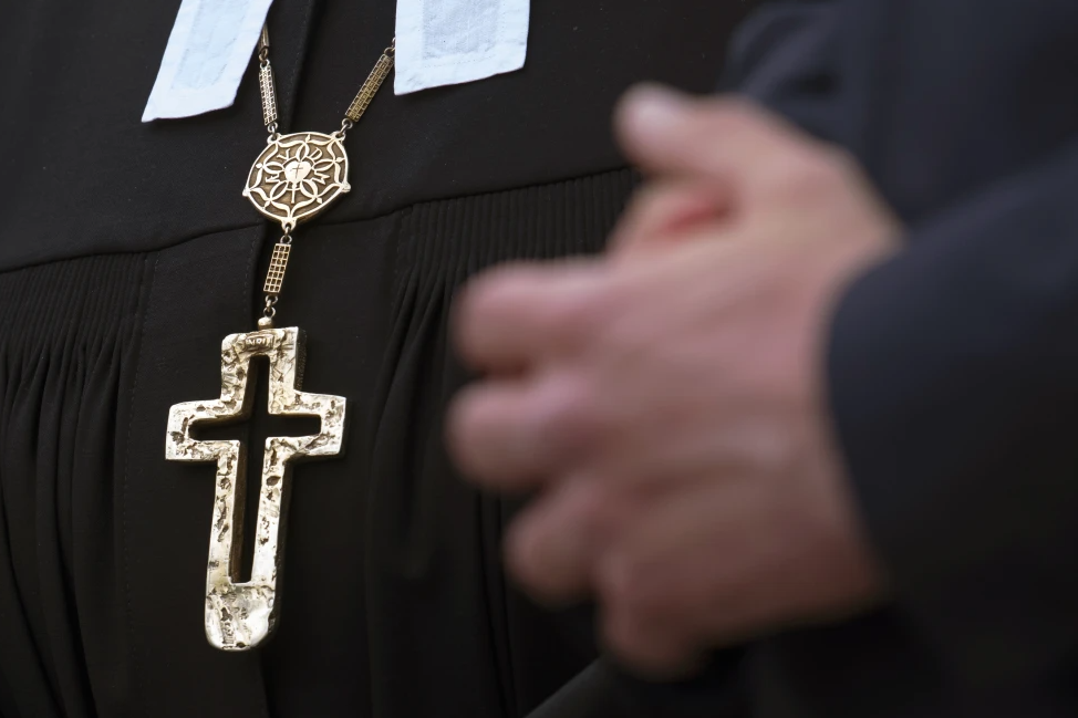 Mbi 2200 viktima të abuzimit seksual nga pjesëtarë të stafit të kishës në Gjermani