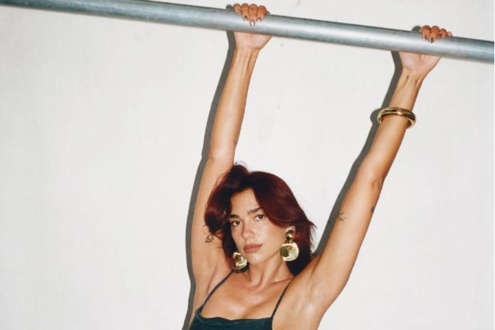 Dua Lipa me këngën e re thotë se nuk do t'i trajnojë më burrat si të sillen me të