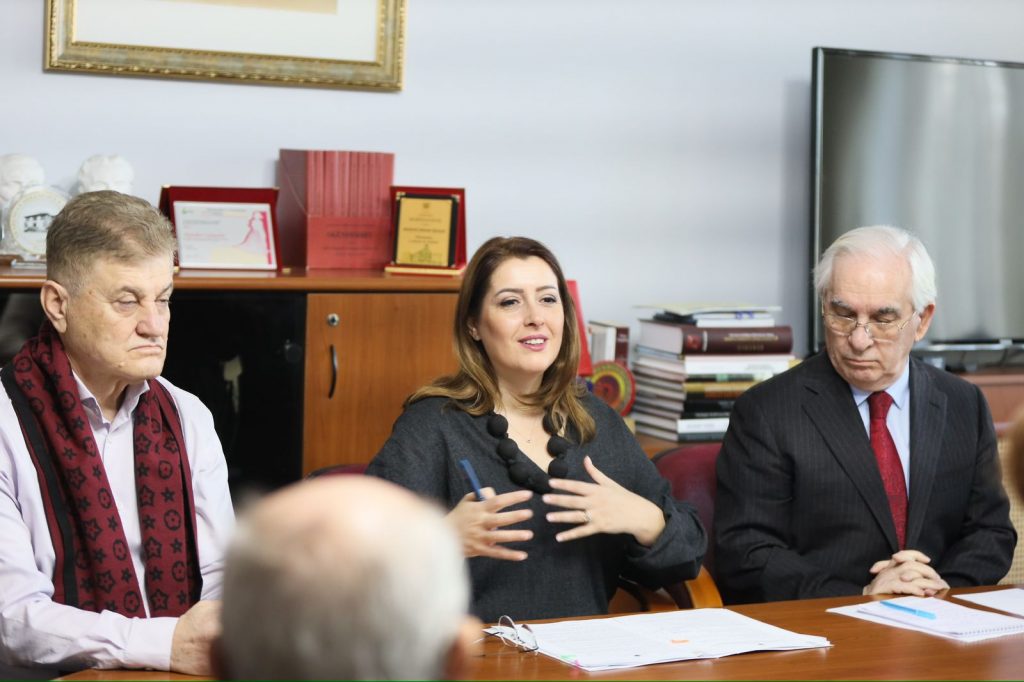 Shqipëria në Vitin e Gjuhës paralajmëron plan veprimi për ruajtjen e shqipes  