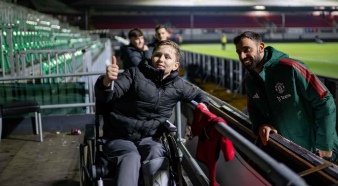 Tifozi i Unitedit përjeton ndjenjën më të mirë në Newport