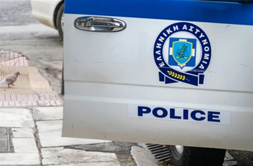 Policia greke gjen një depo armësh të rënda, përfshirë një bombë 