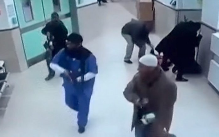 Forcat izraelite të maskuara si gra e mjekë sulmojnë spitalin e Bregut Perëndimor, thonë se vranë 3 militantë