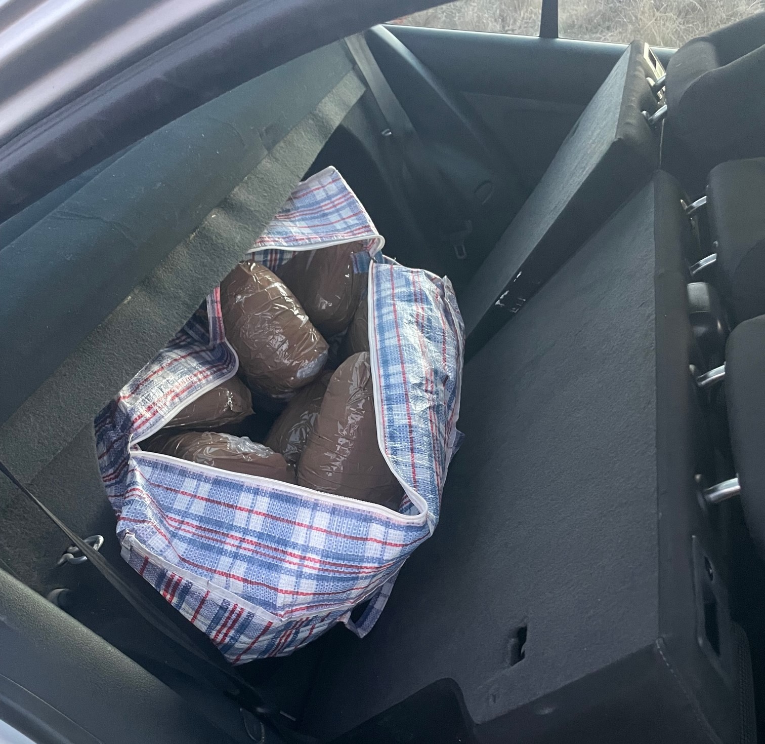 Arrestohet një 23-vjeçar, po transportonte 11 kg marihuanë