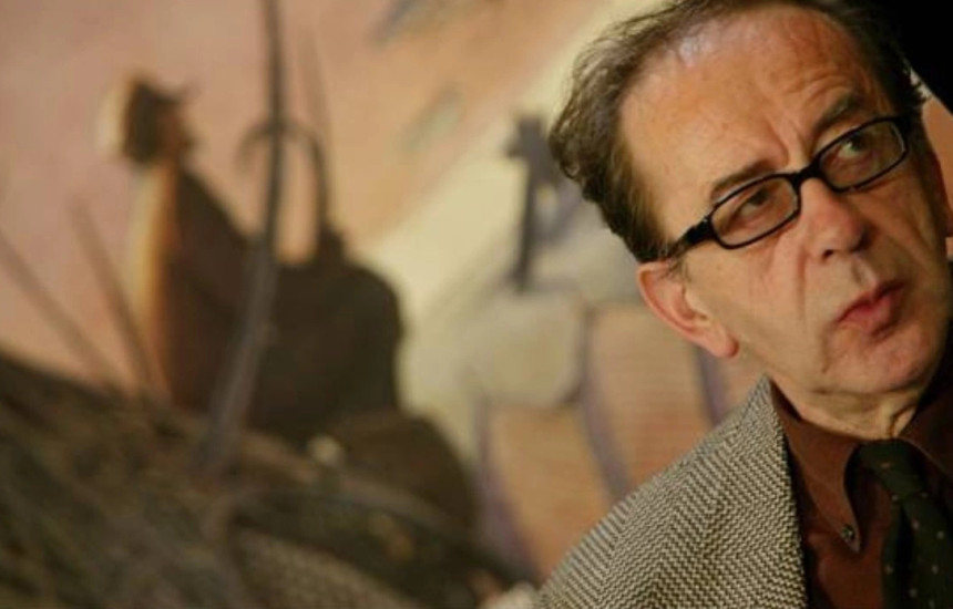 Mbi të gjitha, Kadareja rrëfente mjeshtërisht, jetonte si rrëfyes i pasionuar i historive të ndryshme, të botës shqiptare