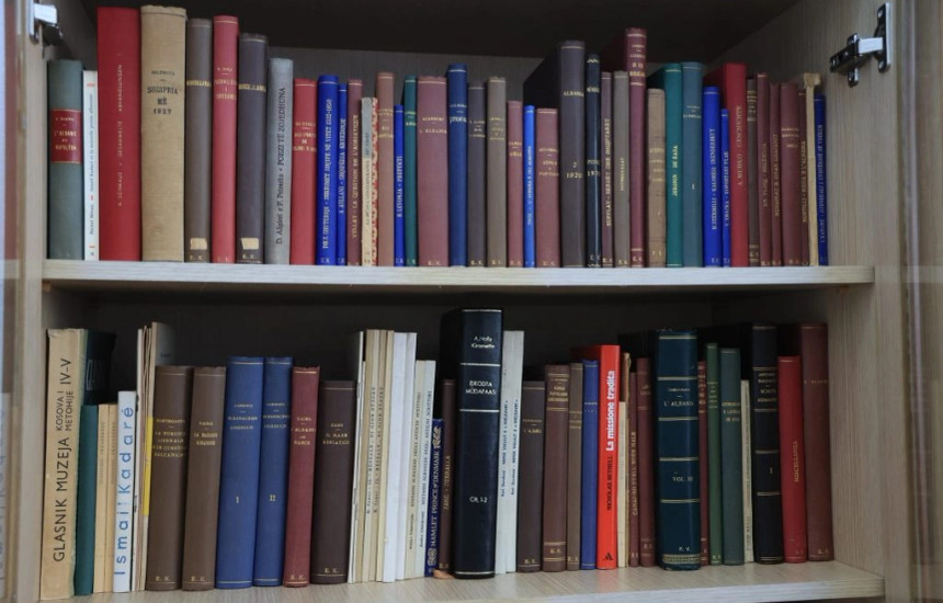 Biblioteka e Shkodrës, librat e Ernest Koliqit