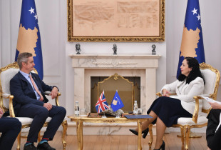 Vjosa Osmani - Jonathan Hargreaves