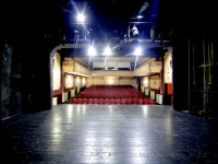Teatri shqiptar