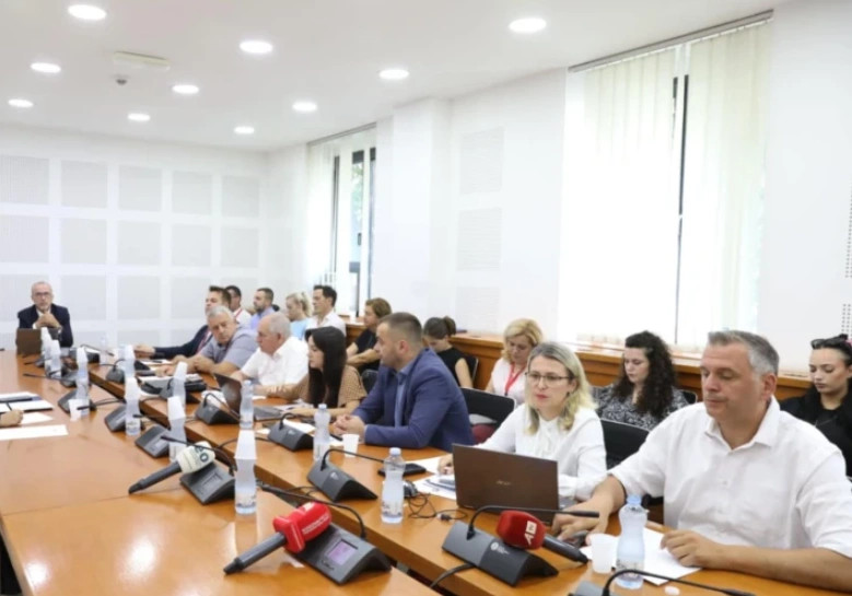 Komisioni hetimor pët tekste shkollore