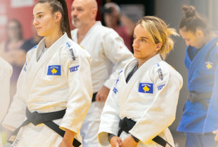 Nora Gjakova & Distria Krasniqi