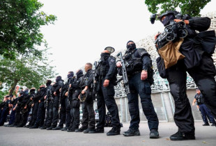 Arrestohen persona të dyshimtë për terrorizëm në Paris