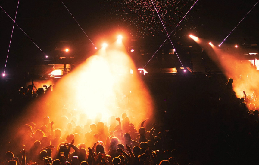 DJ Snake e ka elektrizuar natën finale të “Sunny Hill Festivalit” i cili në orët e para të së hënës ka përmbyllur edicionin e katërt në Bërnicë të Poshtme, aty ky prej sivjet do ta ketë shtëpinë e vet (Foto: Besfort Syla/ Sunny Hill Festival)