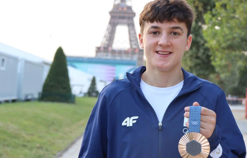 Laura Fazliu me medaljen e bronztë