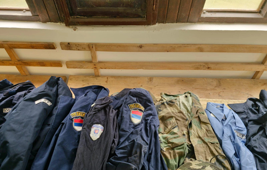 uniforma serbe ne Leposaviq