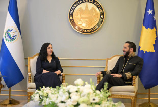 Vjosa Osmani me Nayib Bukelen