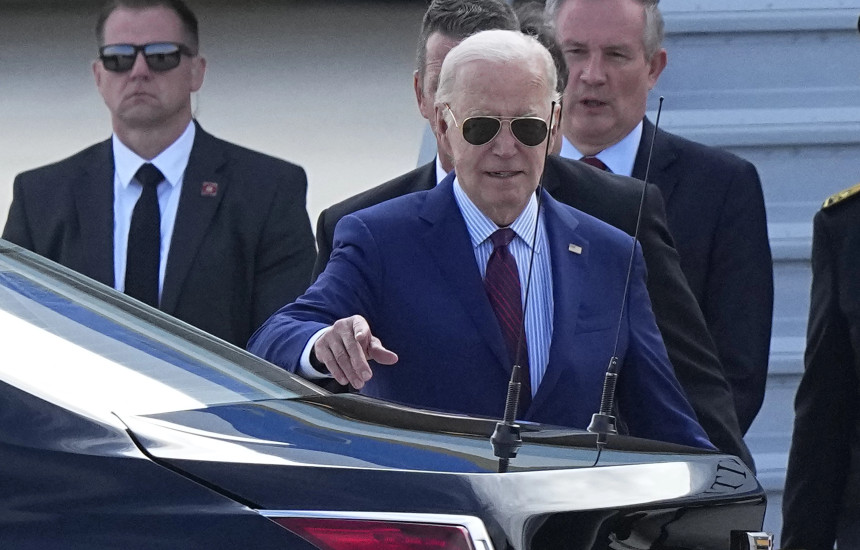 Joe Biden mbërrin në Paris