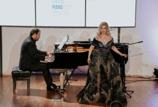 Sopranoja Ulpiana Aliaj dhe Peter Valentovic