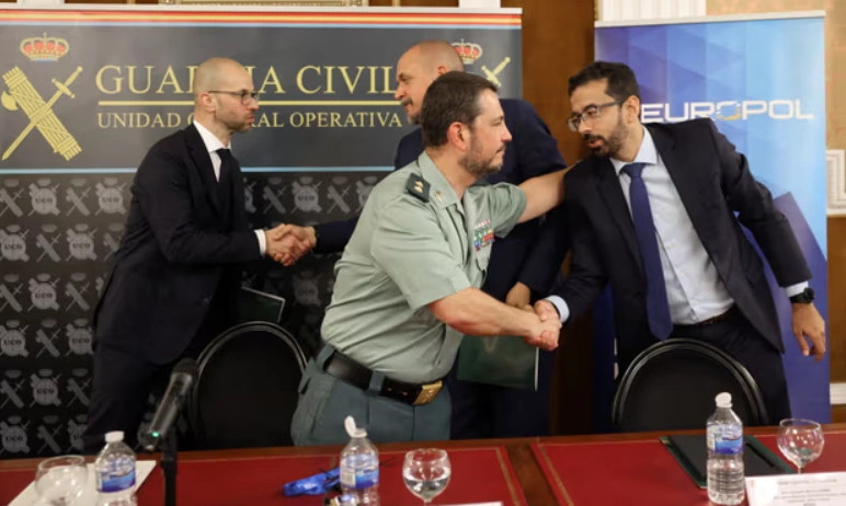 EUROPOL-i, Guardia Civil e Spanjës, njësia e kontrollit të drogës në Kroaci dhe policia braziliane bashkëpunuan për të shkatërruar kartelin ballkanik të drogës / Foto: Getty