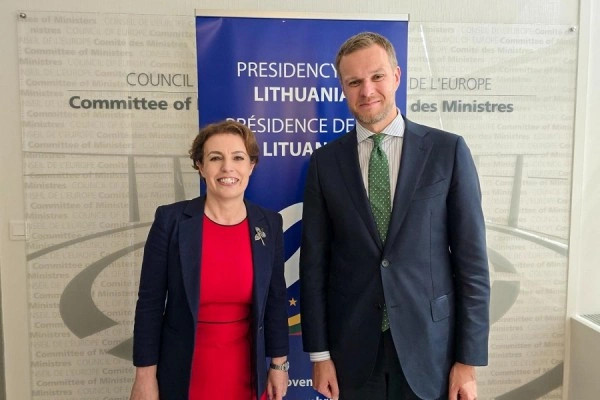 Donika Gërvalla dhe Gabrielius Landsbergis