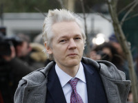 Krijuesi i Wikileaks, Julian Assange