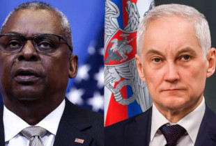 Sekretari amerikan i Mbrojtjes, Lloyd Austin (majtas) dhe ministri rus i Mbrojtjes Andrei Belousov.