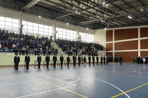 Oficerë të FSK-së