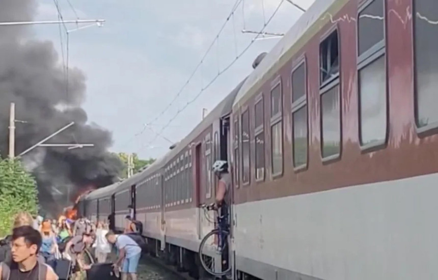 Aksidenti midis trenit dhe autobusit në Sllovaki / Foto: Reuters