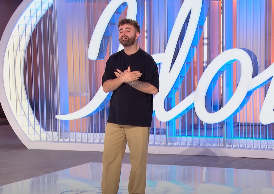 Djaloshi nga Kosova këndon shqip në “American Idol”