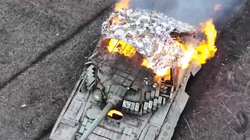 Bomba brenda tankut, si e shkatërroi Ukraina artilerinë ruse